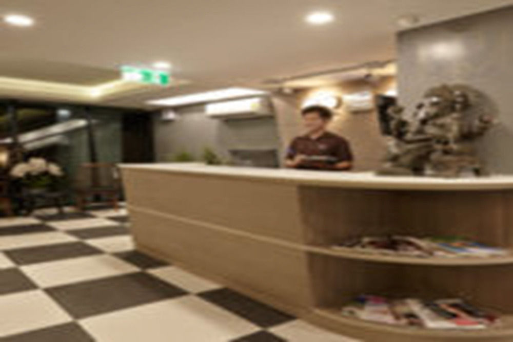 Casa Residence Hotel Банкок Екстериор снимка