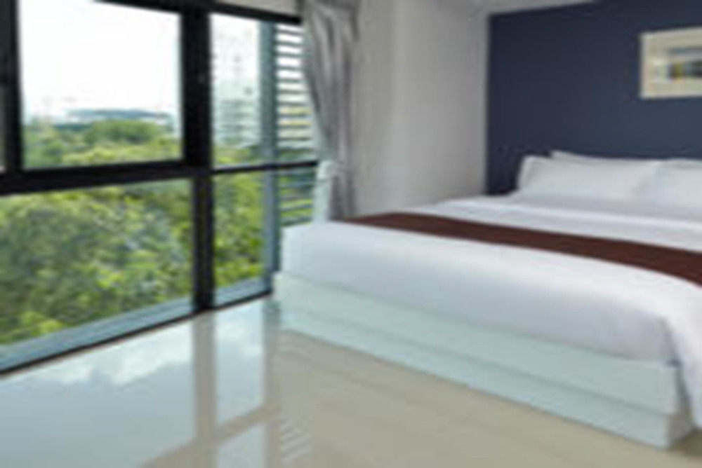 Casa Residence Hotel Банкок Екстериор снимка