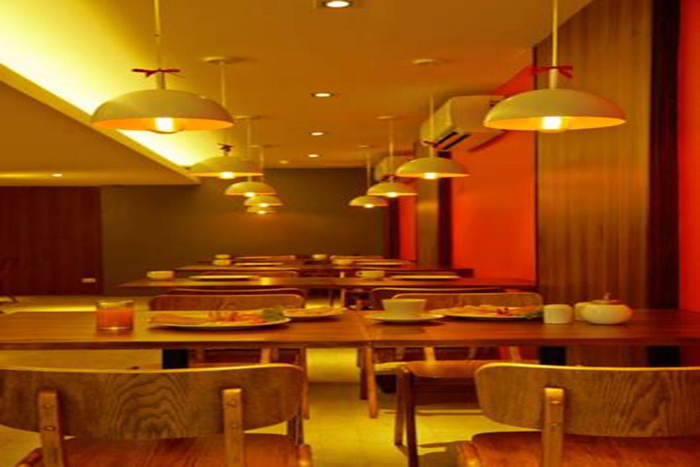 Casa Residence Hotel Банкок Екстериор снимка